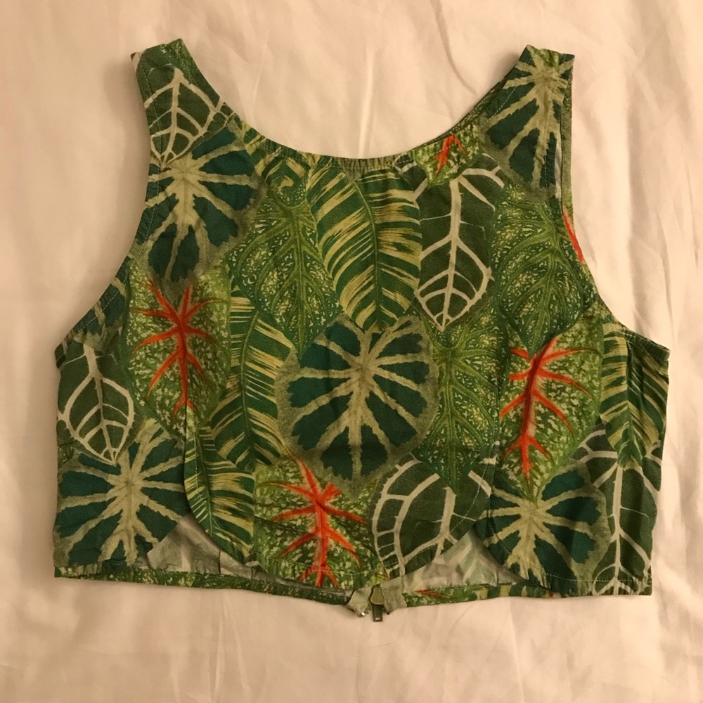 Samantha Pleet Leaf Top and Shorts set